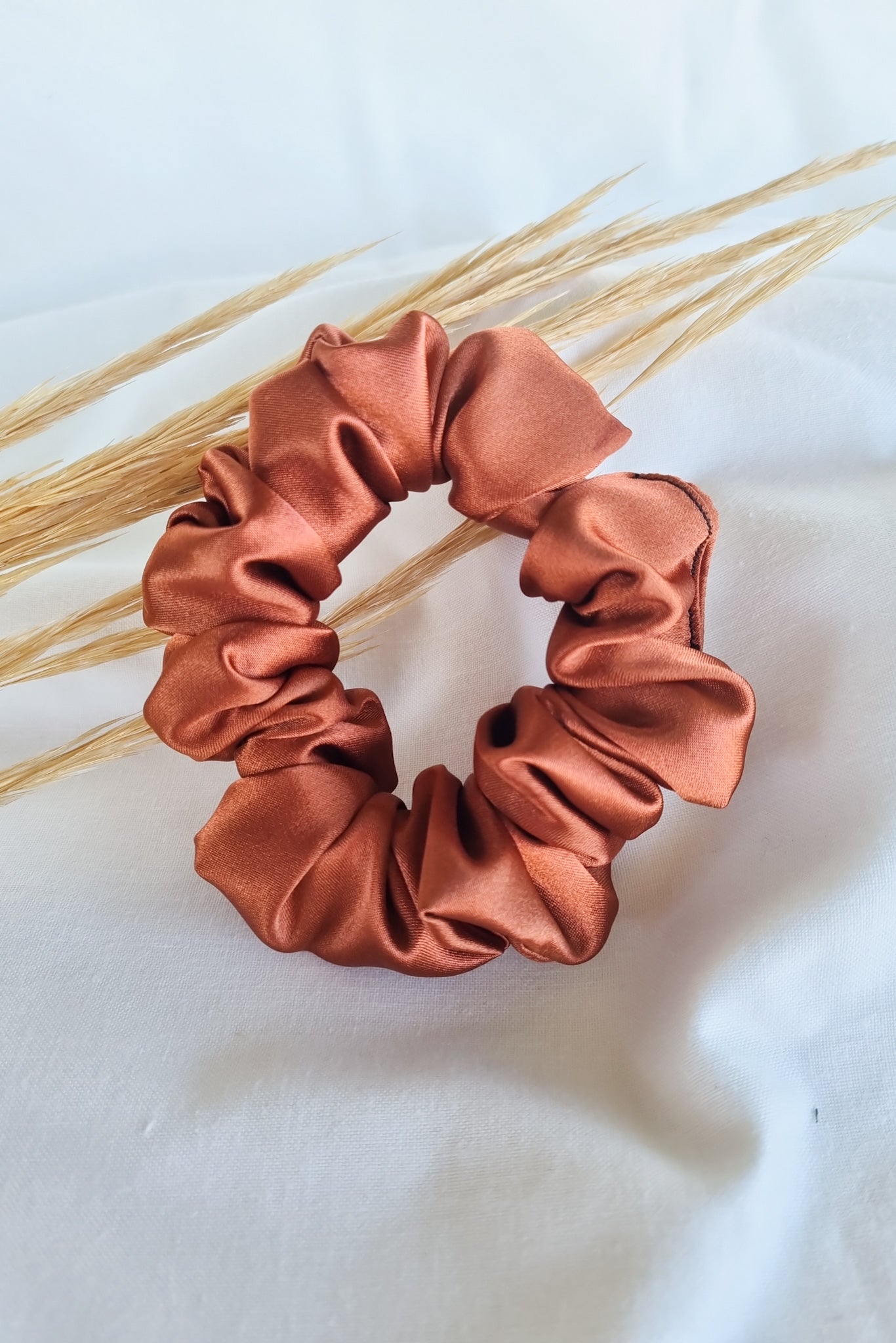 DELUXE | Regular Satin Scrunchies - Hazelnut