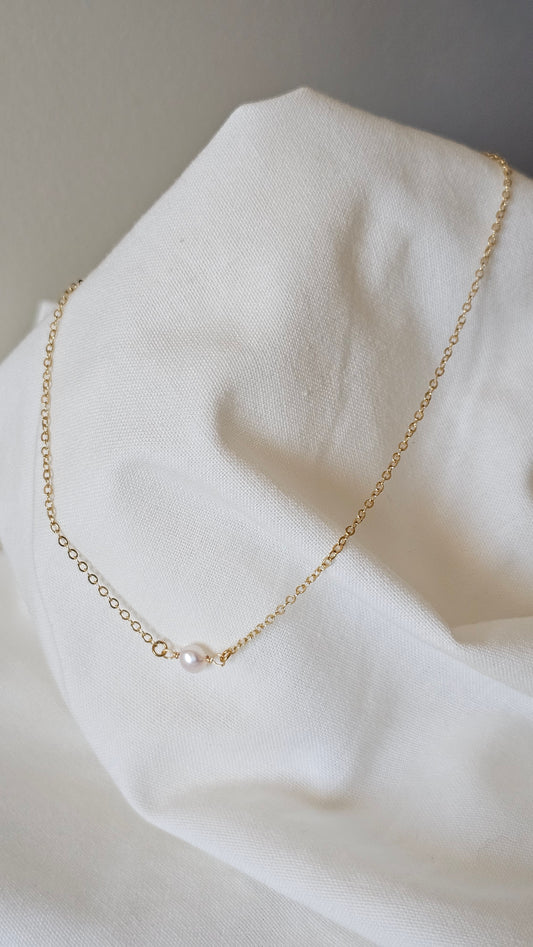 Dainty Pearl Necklace