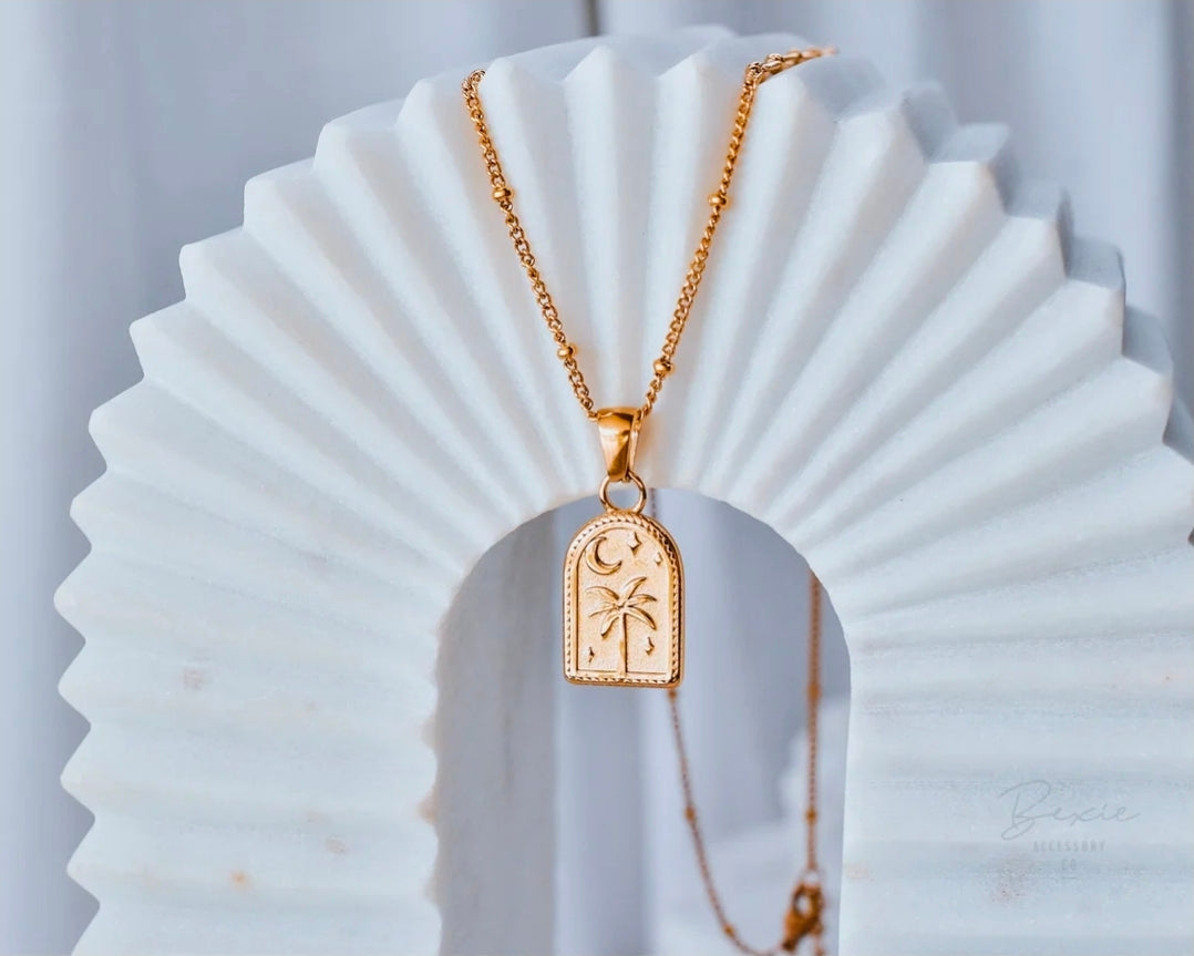 Palm Vacay Necklace