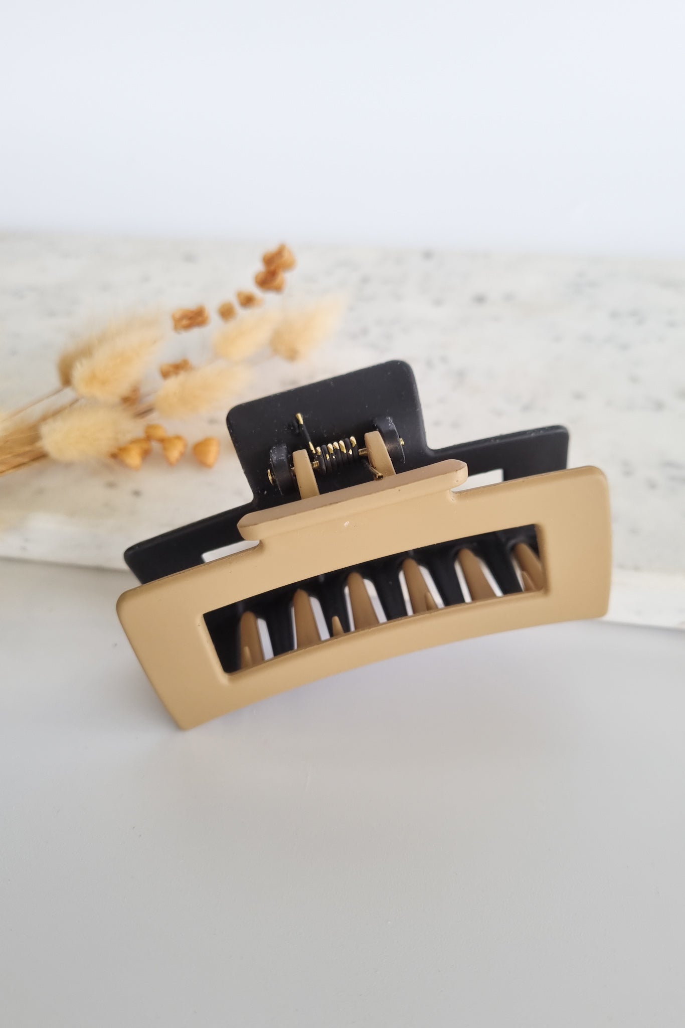 Tilly 2 Tone Claw
