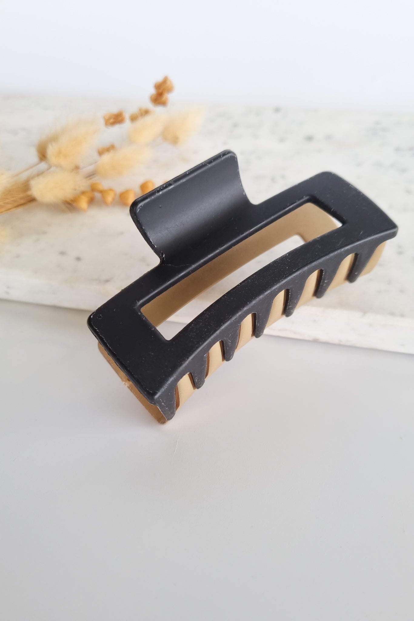 Tilly 2 Tone Claw