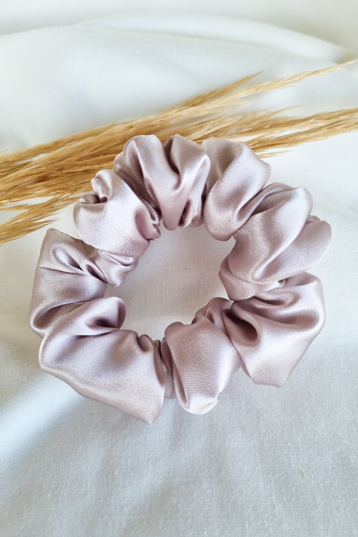 DELUXE | Regular Satin Scrunchies - Pink Champagne